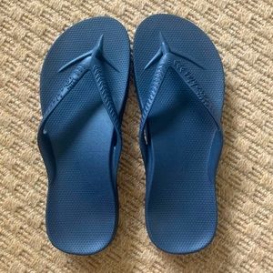 Archies arch support flop flops brand new
